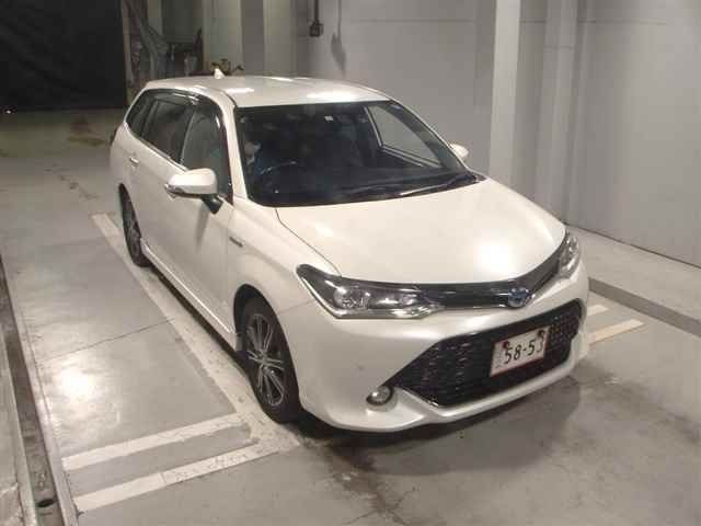 8467 Toyota Corolla fielder NKE165G 2015 г. (JU Tokyo)